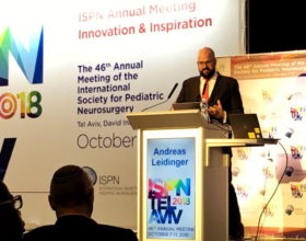 El Dr. Leidinger presenta resultados en el congreso internacional de Neurocirugía Pediátrica